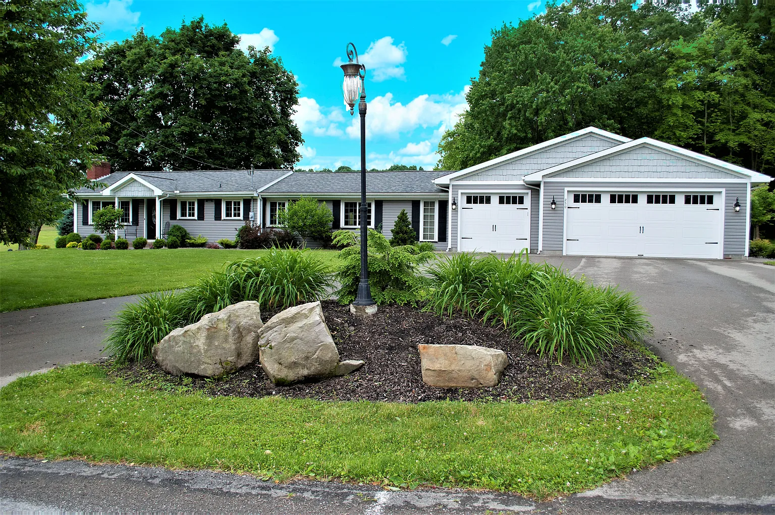 250 Maple Grove Rd photo 1
