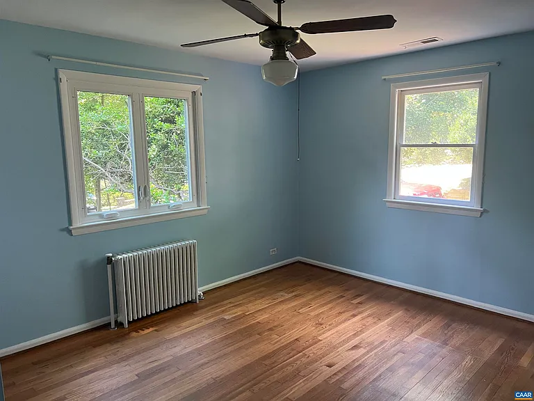 1429 Gentry Ln — Photo 7