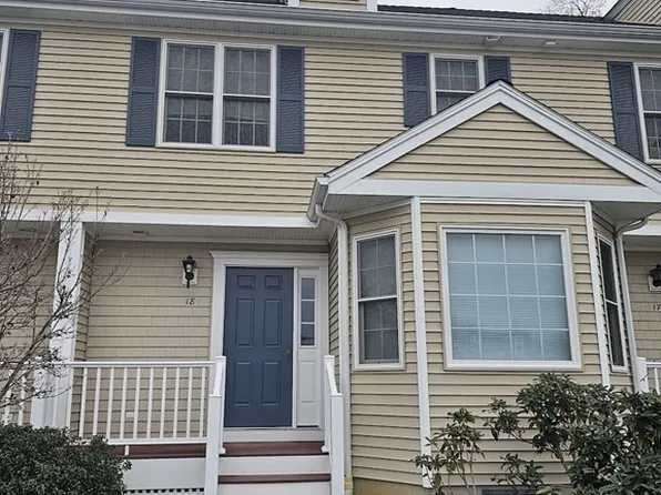 18 Old Cedar Vlg, Bridgewater, MA 02324