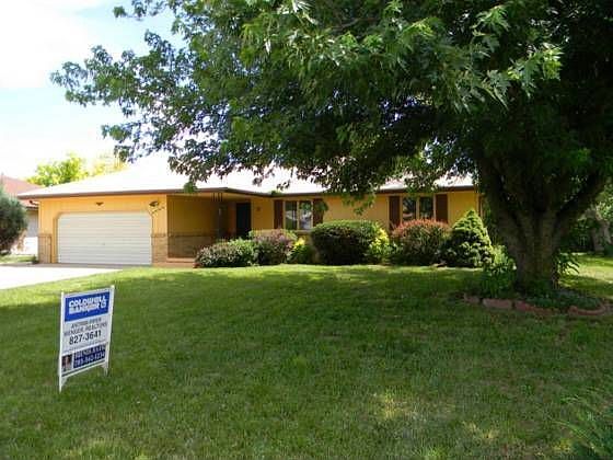 1st image of 2210 Applewood Ln