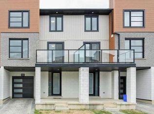 938 West Village Sq, London, ON N6H 0J7