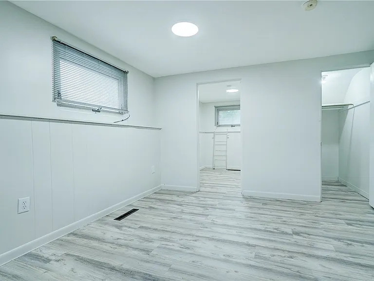 2233 Clifford Ave #3 — Photo 8