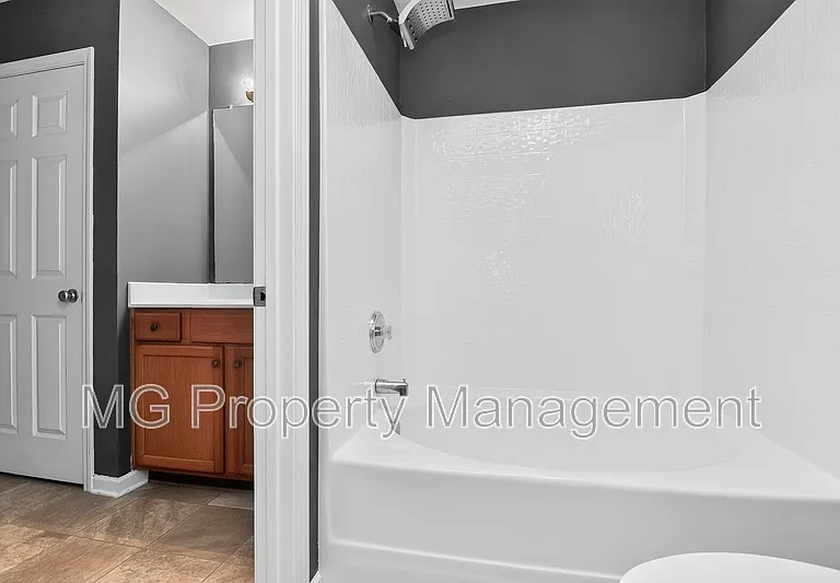 11909 Stratfield Place Cir — Photo 14