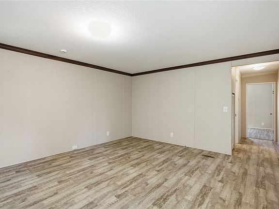 5th image of 289 Bauknight Rd