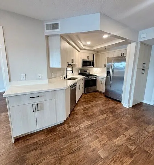 7660 Beverly Blvd #324 — Photo 1