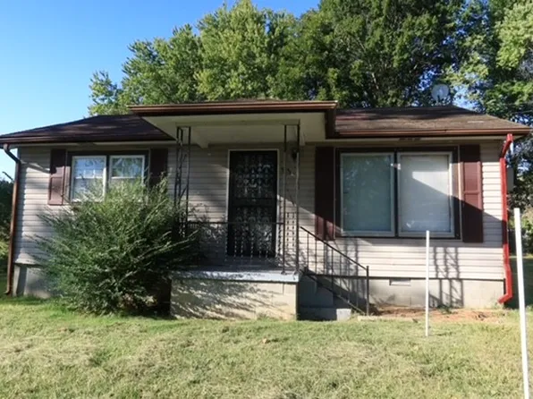 83 McLin St, Humboldt, TN 38343