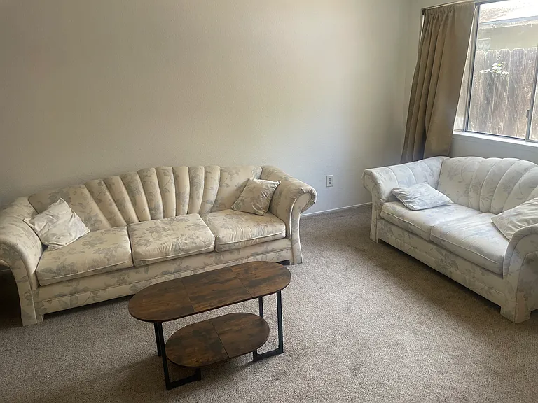 2819 Carver Rd — Photo 2