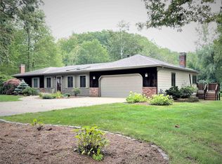 37 Farmer Rd, Hooksett, NH 03106