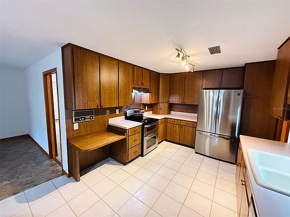 5th image of 1009 NW 36th Rd