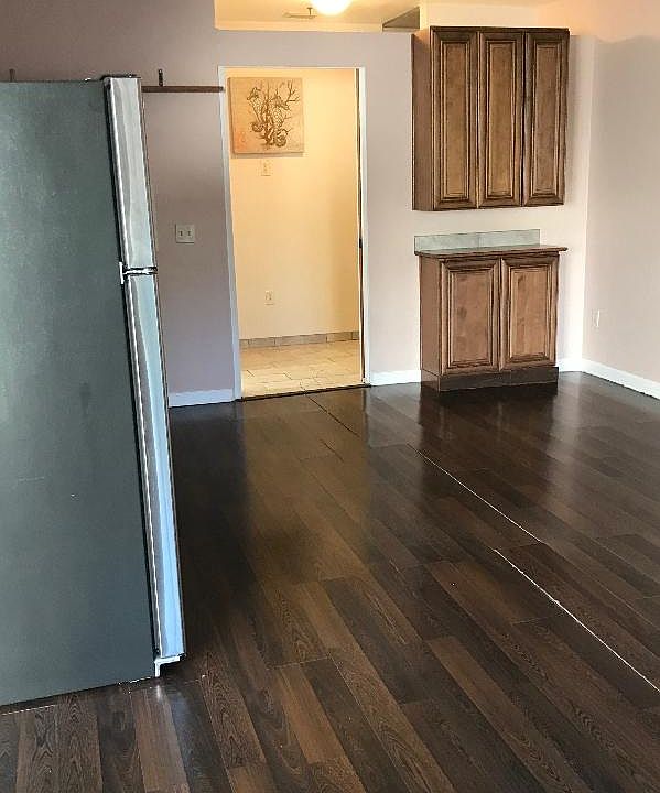 1st image of 692 2nd Ave