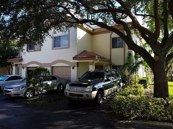 4th image of 809 NW 104th Way