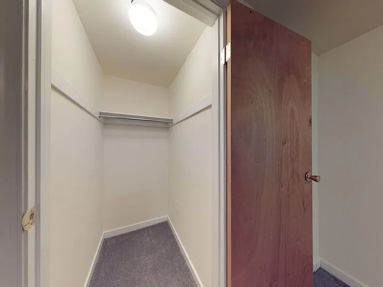 Walnut Court Apartments — Photo 18