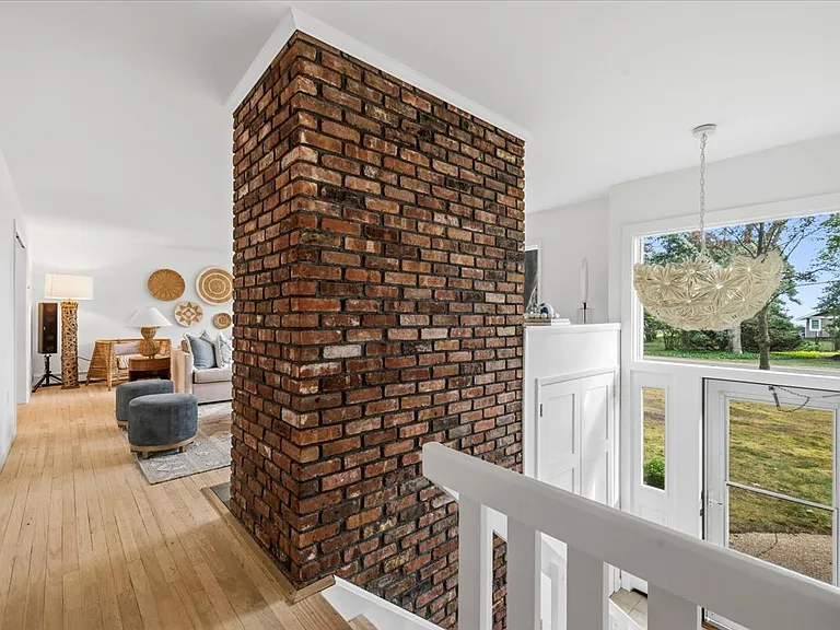 19 Peconic Ave — Photo 19