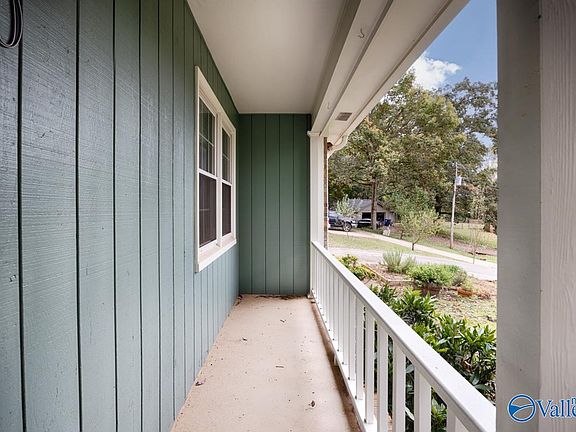 3rd image of 310 N Oxford Cir