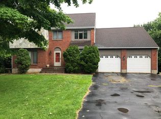 35 Valley View Dr, Wallingford, CT 06492