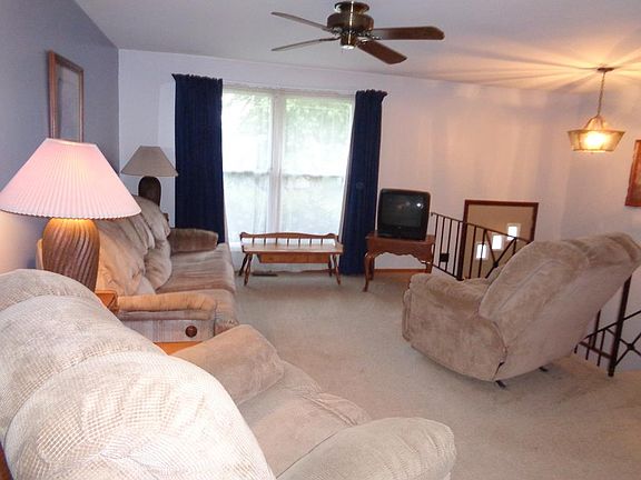 3rd image of 881 Savannah Dr