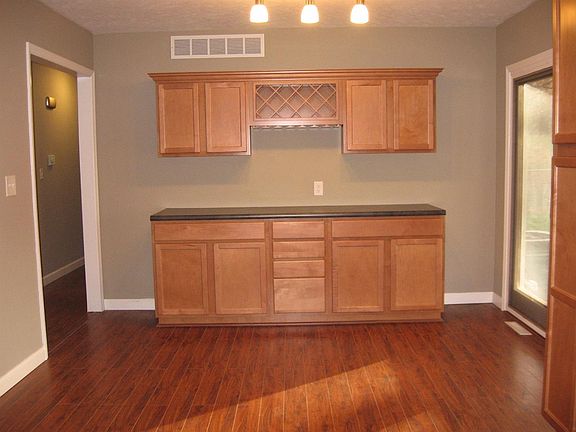 5th image of 1604 N Brown St