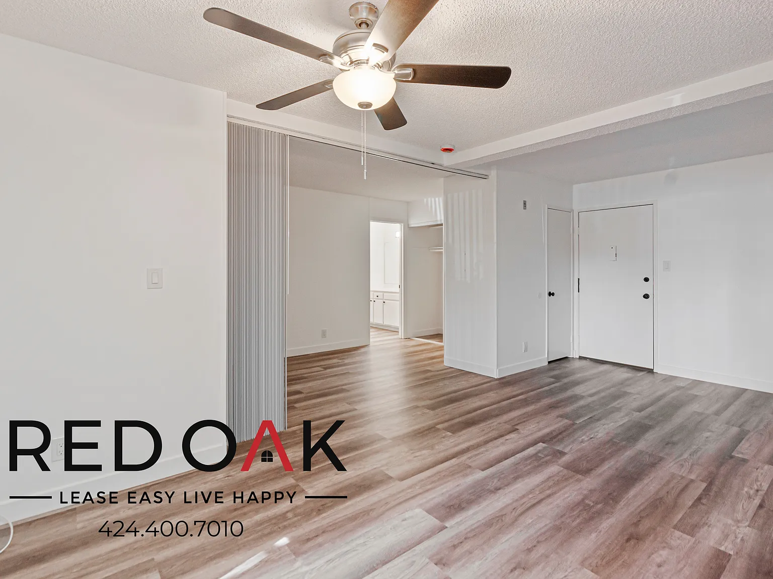 Beautiful Junior One Bedroom with Private Balcony and Included Parking ~ Near CSU Northridge! — Photo 2