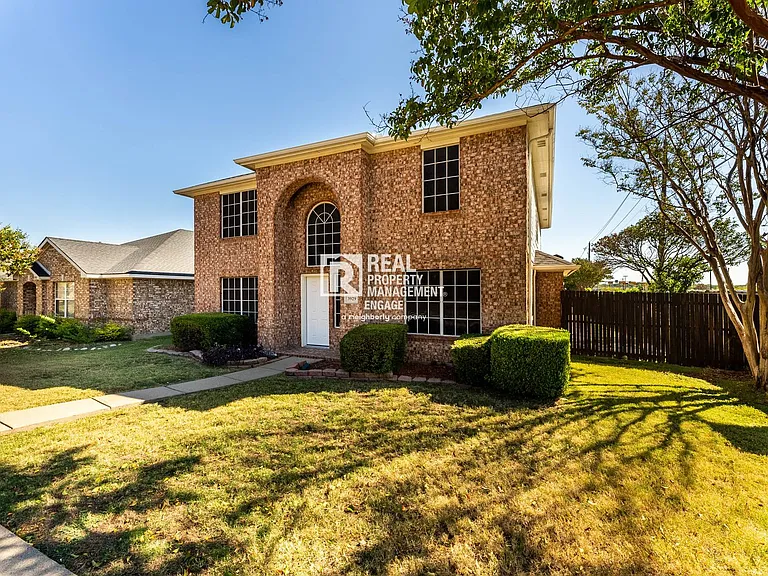 3929 Acorn Ln — Photo 4