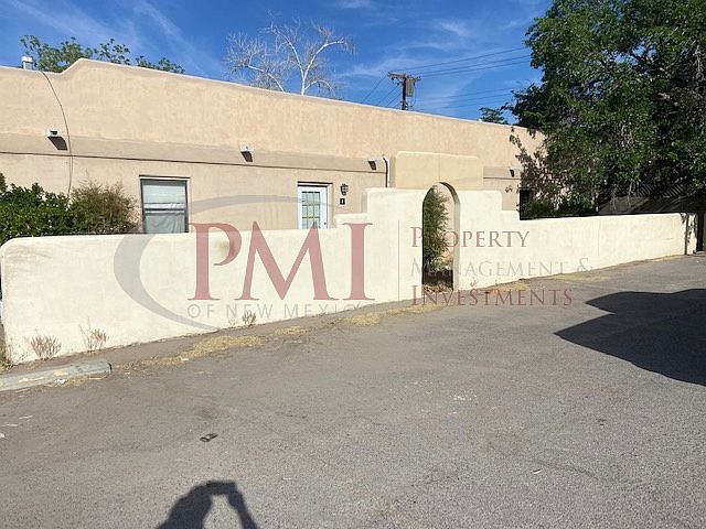 1st image of 2106 College St #2