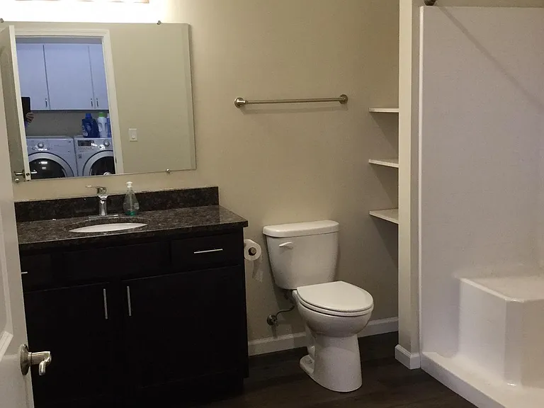 102 16th Ave SW #1 — Photo 7
