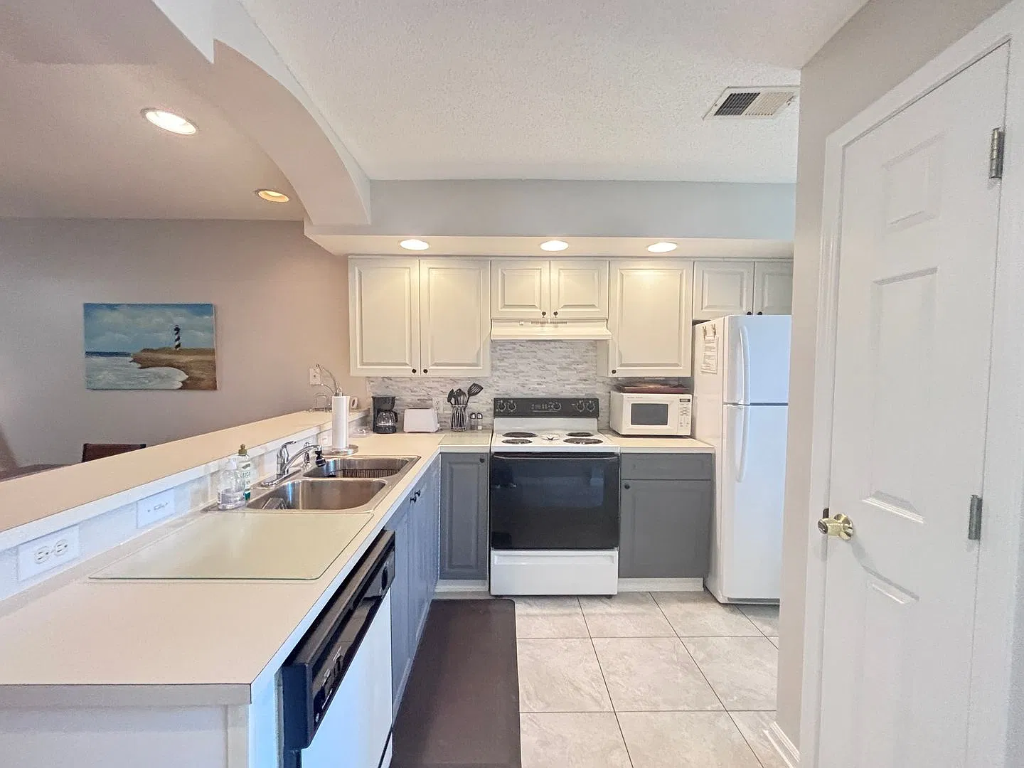Winter Rental through March 2027 - Furnished Two Bedroom Condo at Eastport on the Waterway! — Photo 3