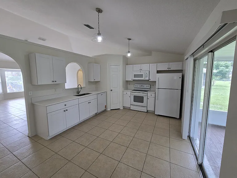 3572 SW Conibear St — Photo 9