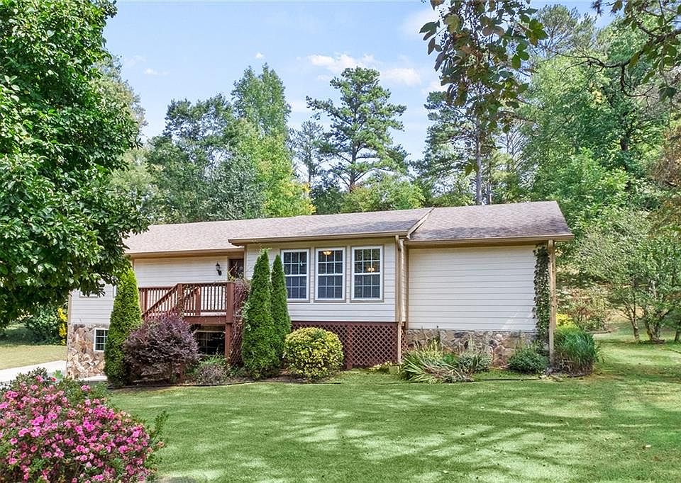 1st image of 110 Creekview Dr