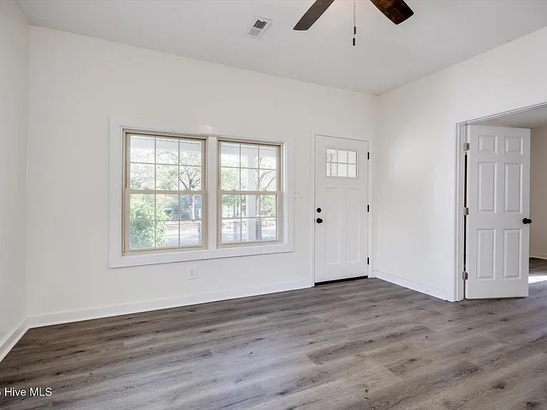 311 Abbeville Ave NE — Photo 5