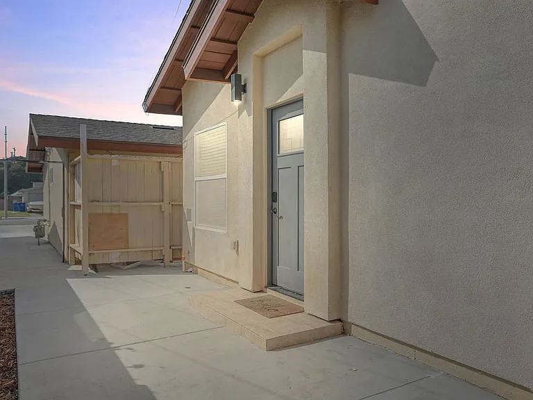 13644 Palomar St — Photo 36