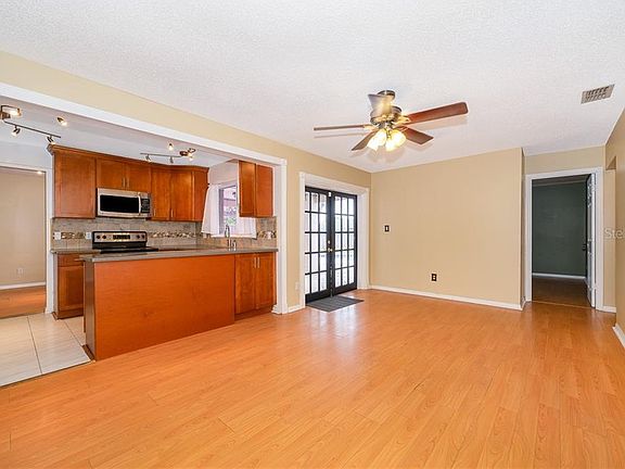 4th image of 1063 Lundy Ct