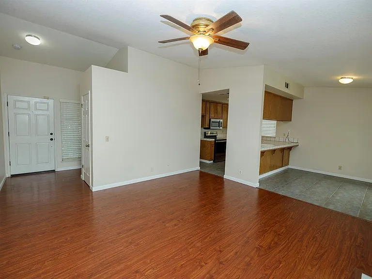 2112 Goldstone Way — Photo 2