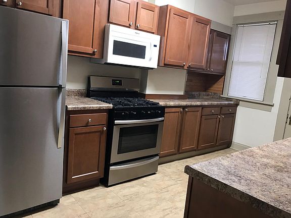 5th image of 836 Harrison Ave APT 1