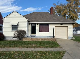 1530 Elm St, Coshocton, OH
