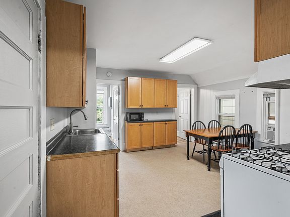 3rd image of 909 E River Pkwy #1