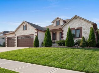 1709 SW 27th St, Lees Summit, MO 64082