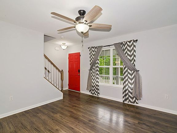 Dining/living room