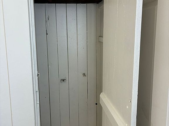 4th image of 31 N Laurel St #1-4