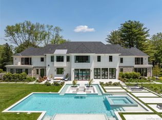 30 Evans Drive, Brookville, NY 11545