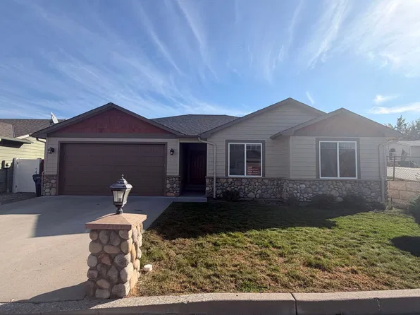 907 Fawn Cir, East Wenatchee, WA 98802