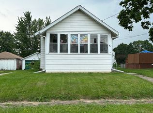 523 E Main St, Morrison, IL 61270