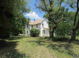 19064 S Stubbs Rd, Quenemo, KS 66528