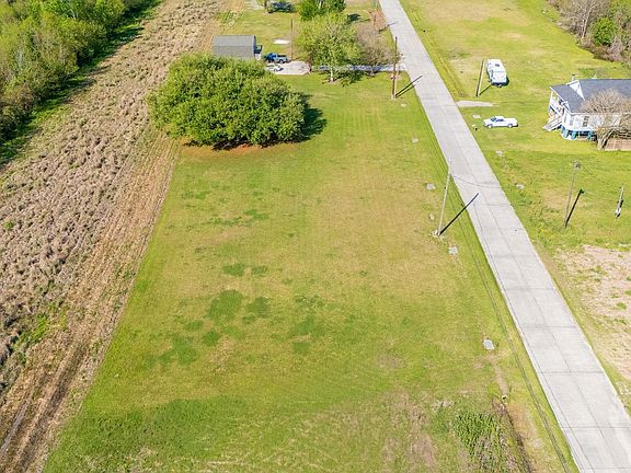 3rd image of Country Village Dr