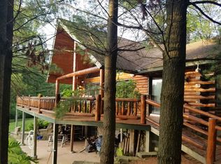 5555 Donegal Rd, Hubertus, WI 53033