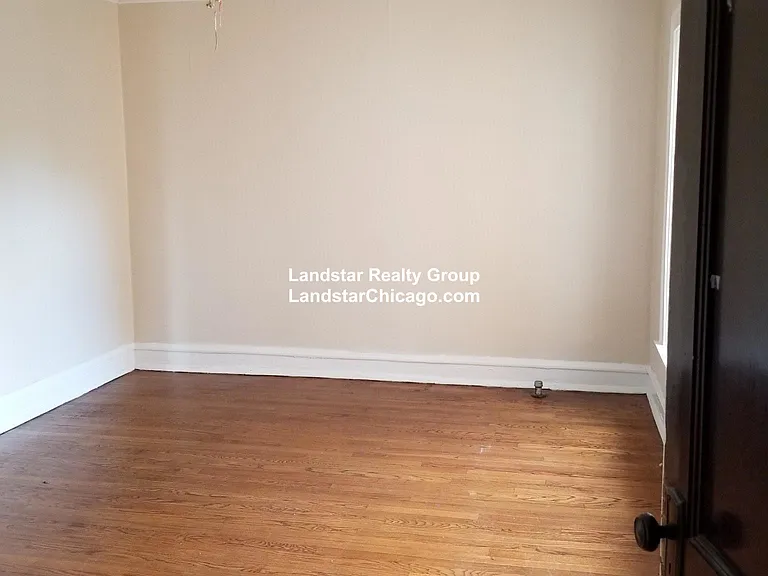 1963 W Foster Ave #2 — Photo 2