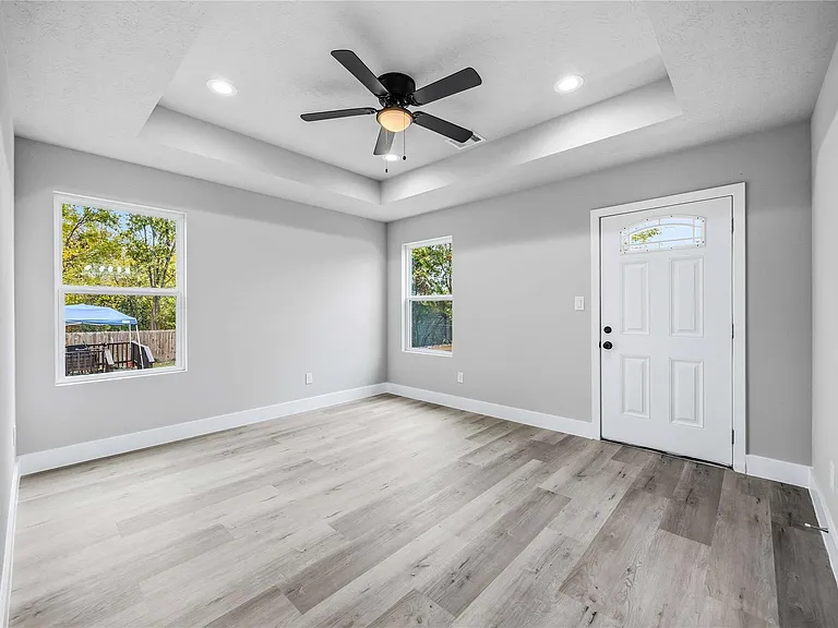 8512 Farqueson St — Photo 22