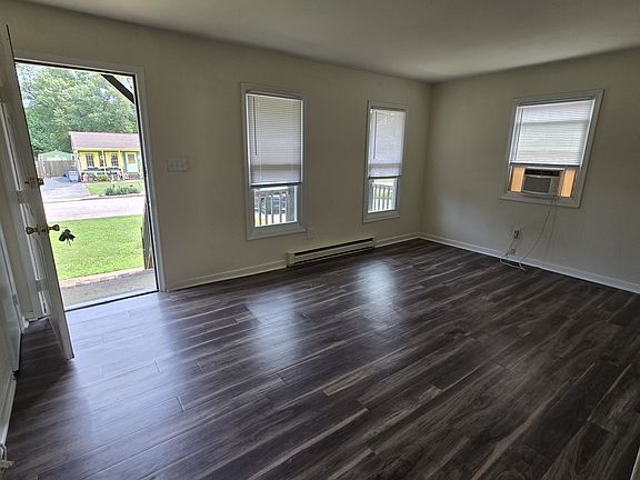 4th image of 8806 Leafycreek Dr