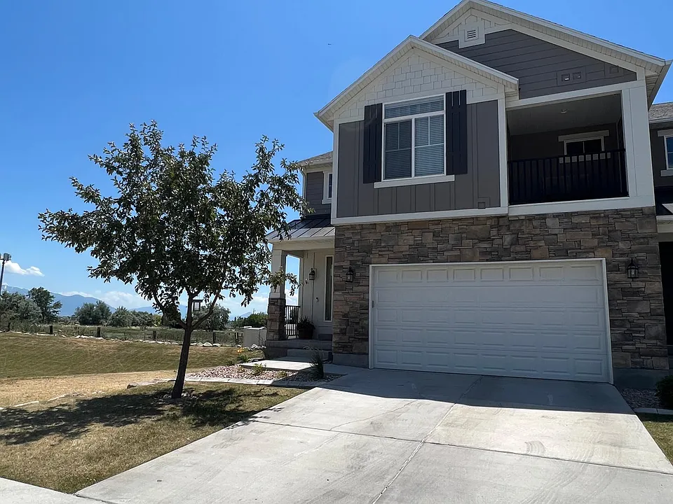 267 E Cordoba Dr