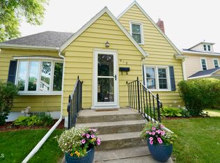 515 3rd Ave SW, Jamestown, ND 58401