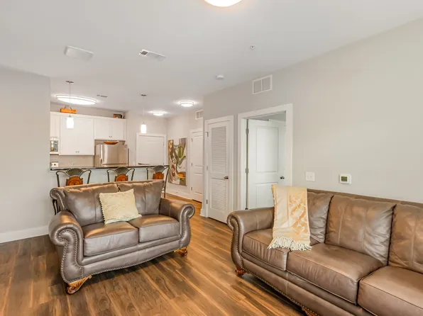 6411 Charlotte Road Cir #108, Nashville, TN 37209